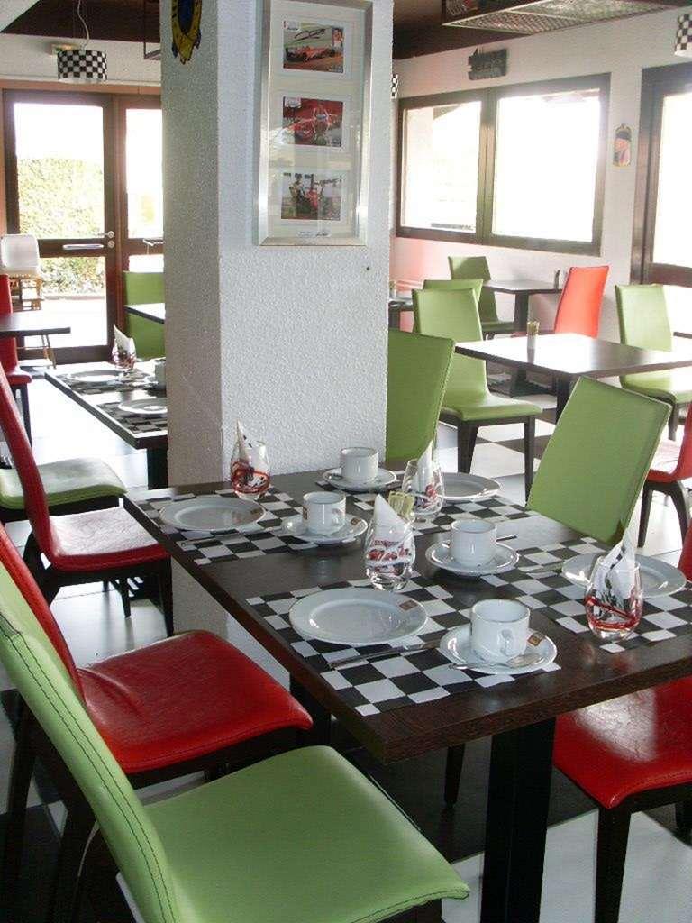 Enzo Hotels Vierzon By Kyriad Direct Restaurante foto